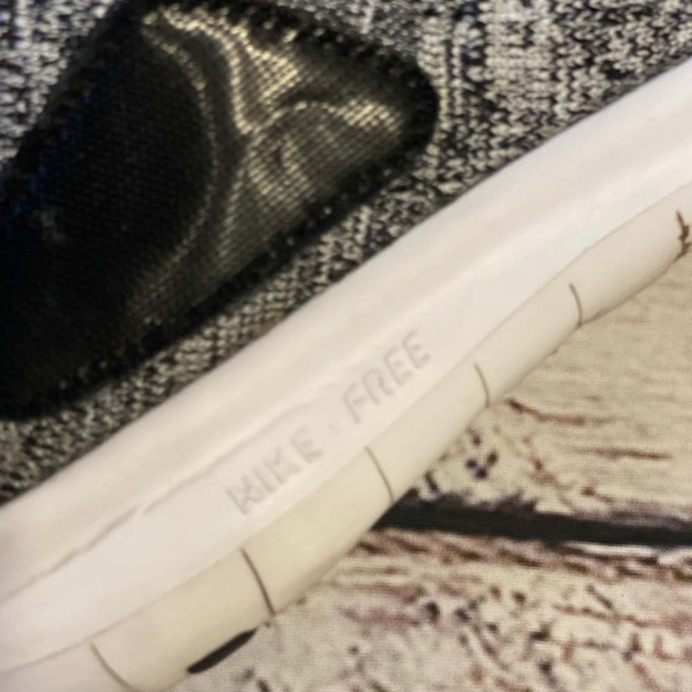 Free Run Motion Flyknit 2017 'Black White' - Picture 10 of 11